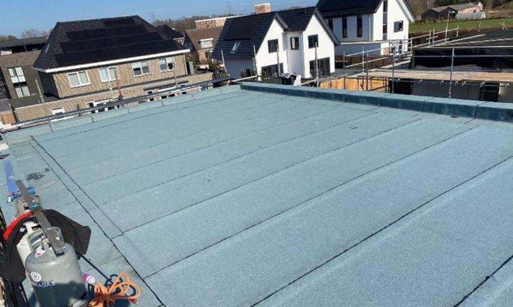 Nieuwe laag bitumen in Gendt